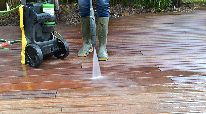 pressure washing wood