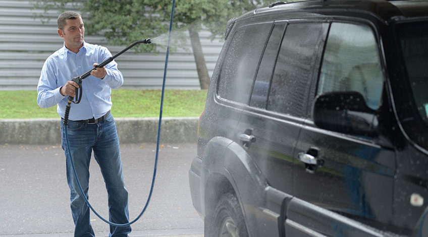 How to wash a car with a pressure washer