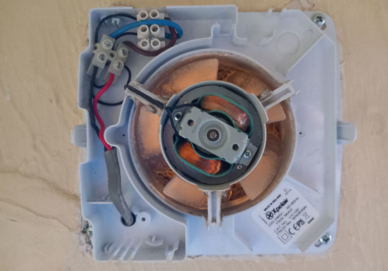 Bathroom Extractor Fan Not Working? (here's why) - Check Appliance