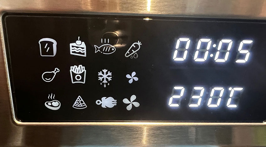 HySapientia 24L Air Fryer Oven Cooking Modes Shown On Display