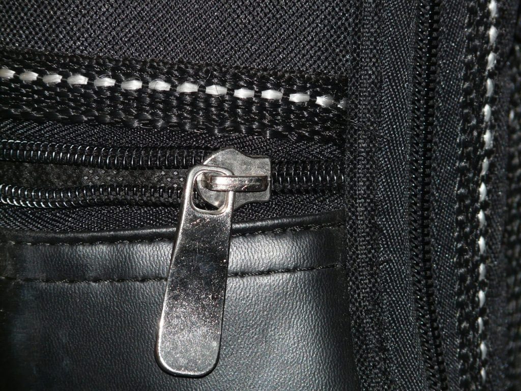 zipper pocket