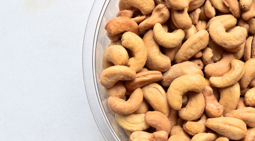 cashews in bowl
