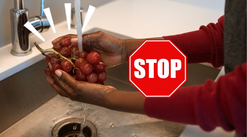 Why Rinsing Grapes Under the Tap Isn’t Enough.. Do This Instead!