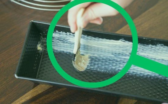 The Right Way To Grease A Cake Pan