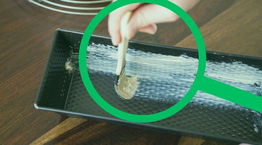 The Right Way To Grease A Cake Pan