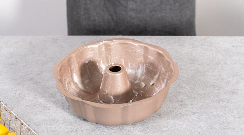 bundt tin