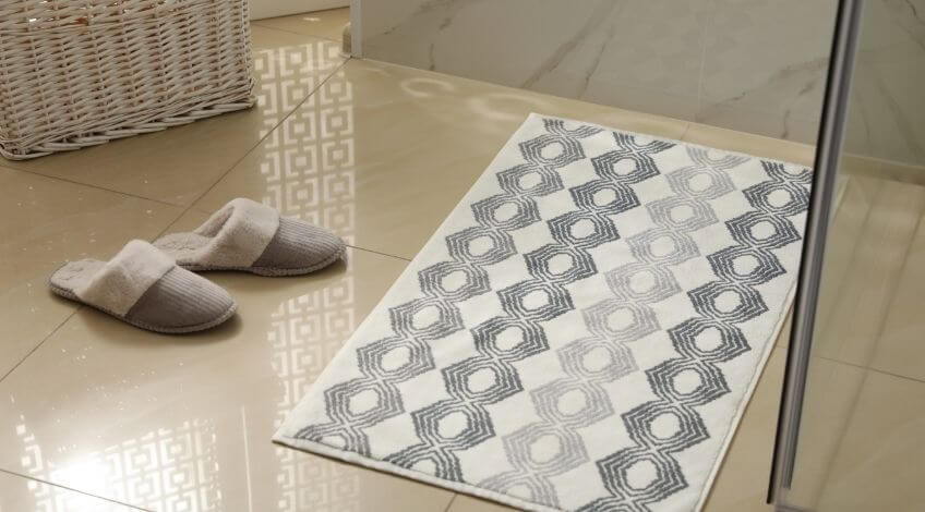 bathroom mat